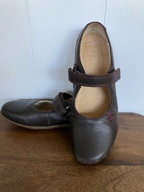 Clarks Dark Brown Leather Mary Jane Flats with Contrast Stitching